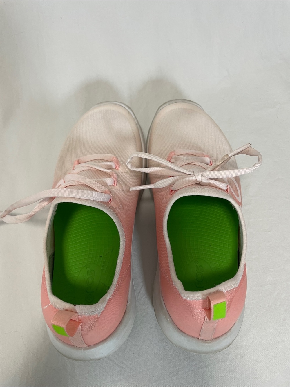 OOFOS Women’s “OOmg Sport Low Recovery” Pink & White Ombré Slip-On Sneakers, 7 - Picture 9 of 11